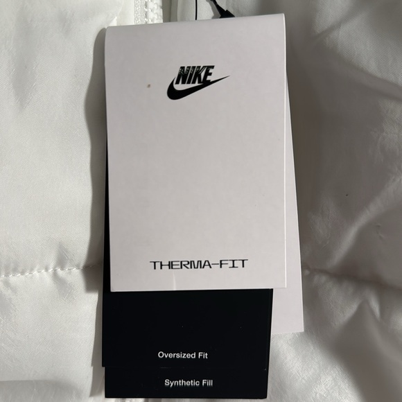 Nike Thermafit oversize women size S puffer vest .New with tags - Picture 8 of 11